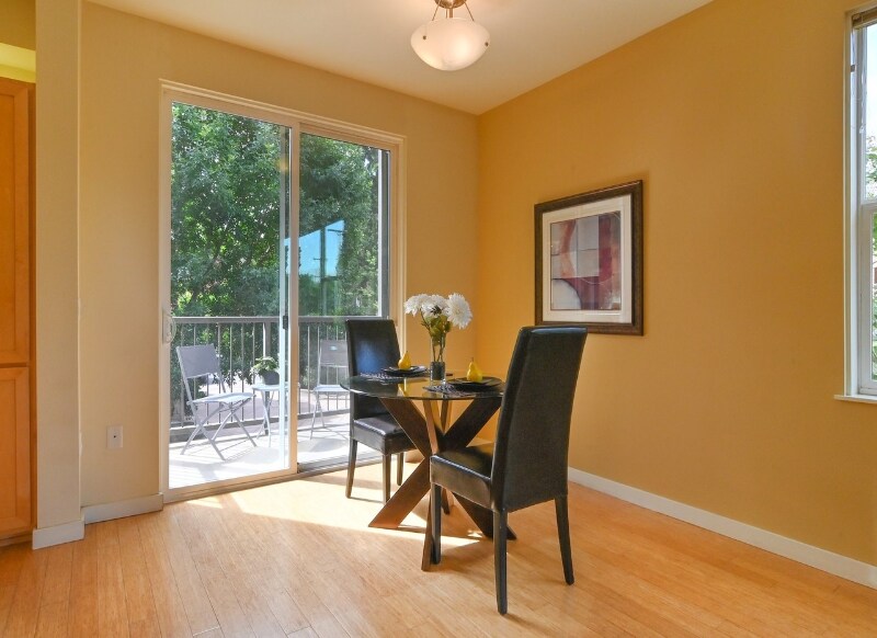 Building Photo - 347 Rustic Pl