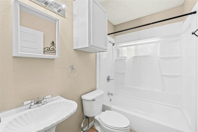 Building Photo - 609 Riverwood Dr