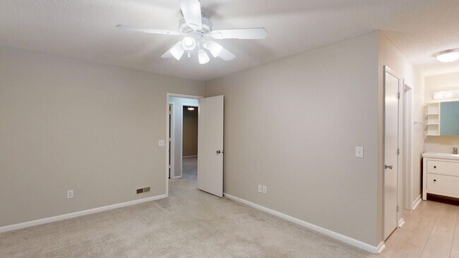 Building Photo - 3280 Heathstead Pl