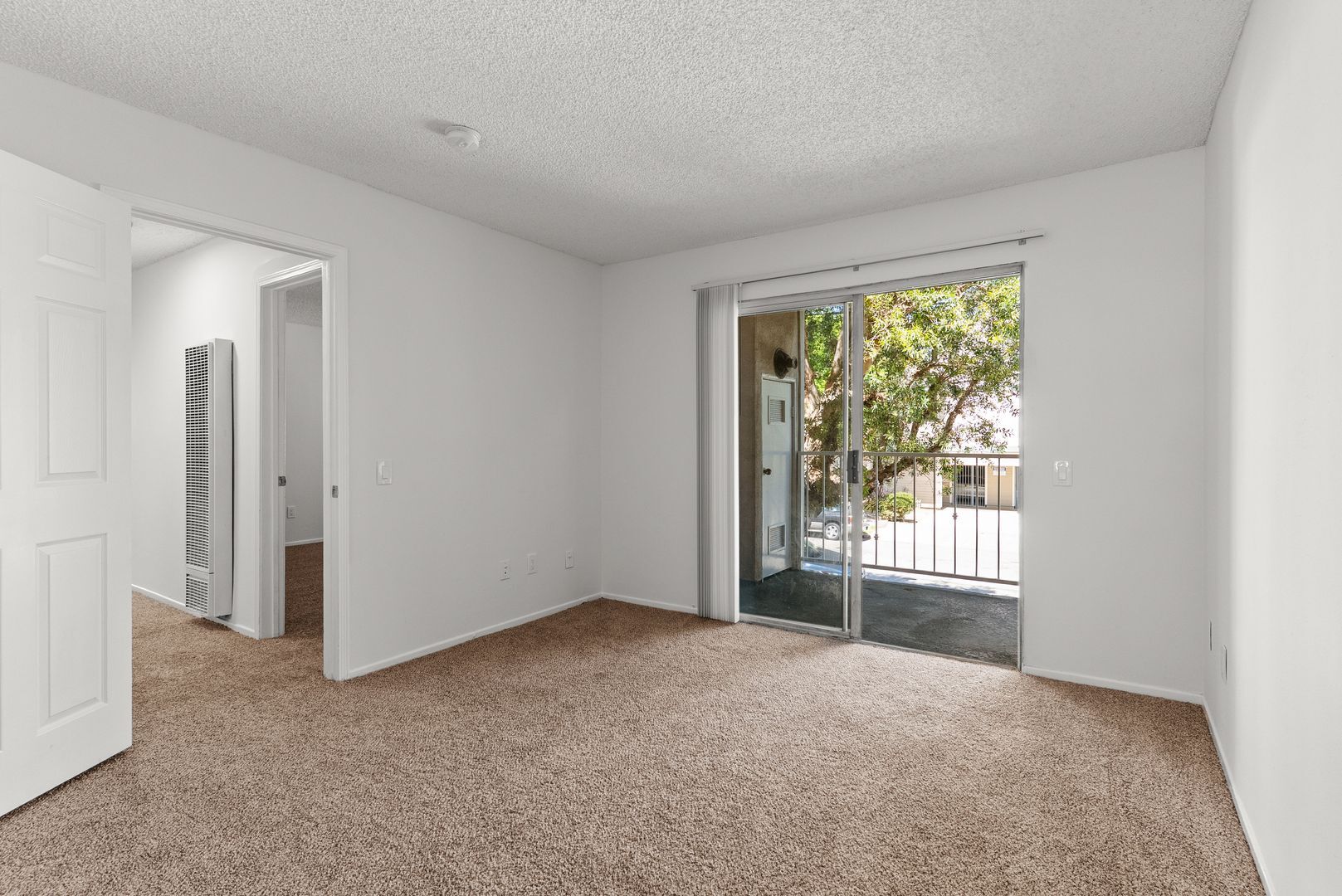 Building Photo - 1075 Loma Ave