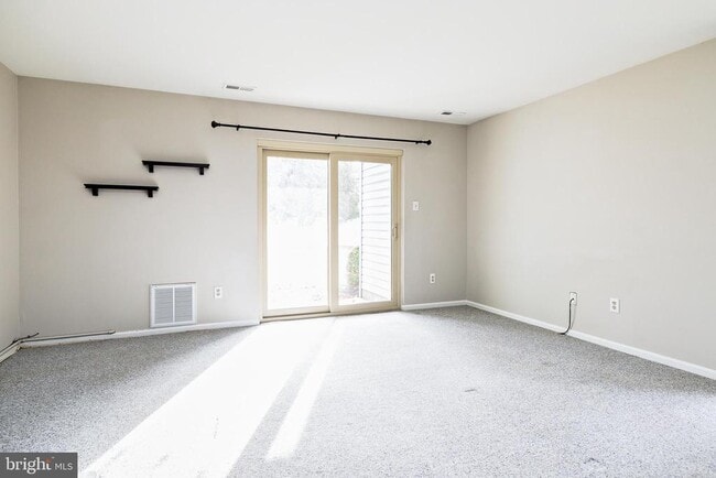 Building Photo - 645 Covington Ct