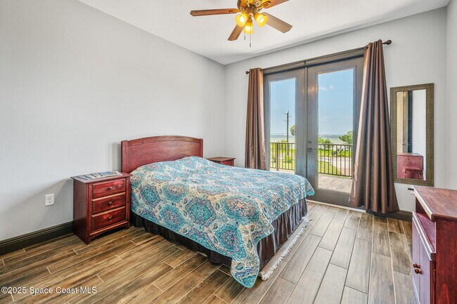 Building Photo - 6725 S Tropical Trail