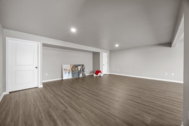 Building Photo - 290 Kenneth Dr