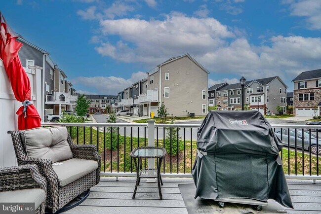 Building Photo - 7054 Fox Glove Ln