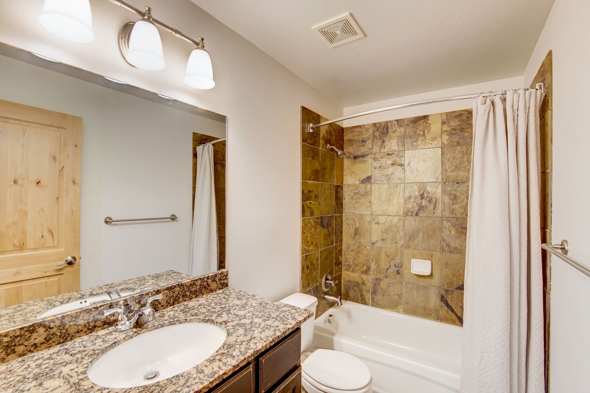 Building Photo - 5519 Lillehammer Ln