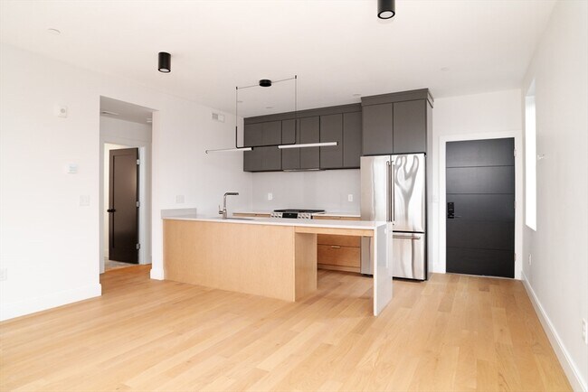 Building Photo - 182 Tremont St