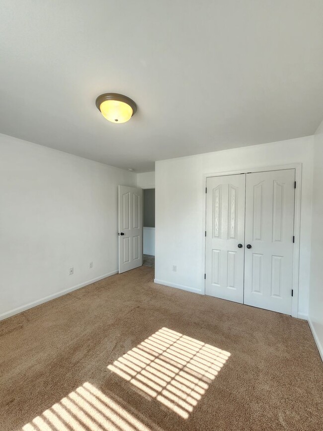 Building Photo - COMING SOON!!! Weaverville Townhouse-End U...