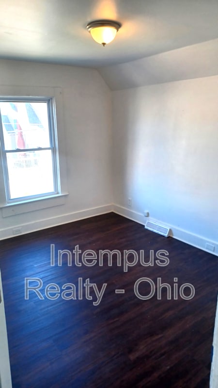 Building Photo - 2070 W 105th St