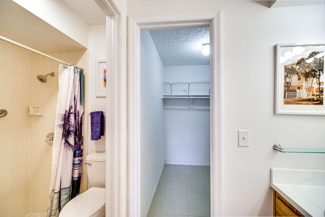 Building Photo - 301 Markley Ct