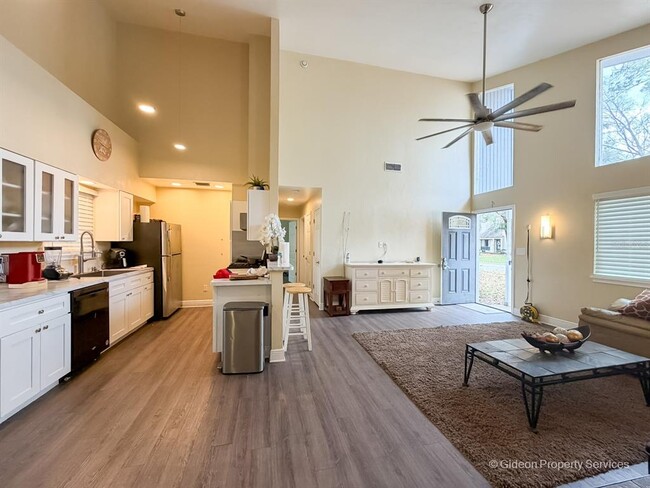 Building Photo - 2929 NW 43rd Ave