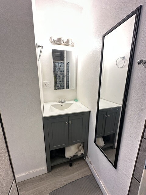 Building Photo - Studio with tiled shower close to downtown, campus, and SEL - Available August 13