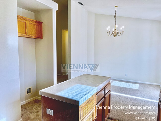 Building Photo - 1755 El Camino Verde Dr