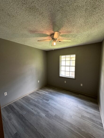 Building Photo - 105 Wells Dr