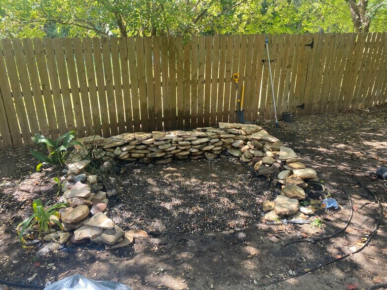 dry pond - 15603 Rose Cres