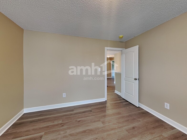 Building Photo - 5896 Monticello Square Ln