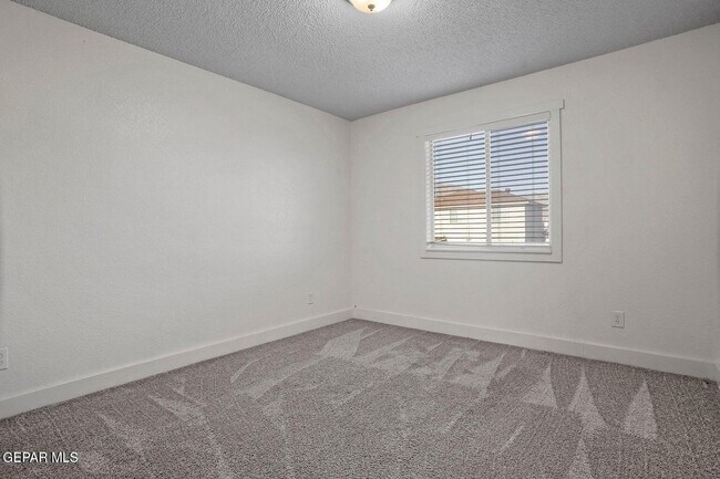 Building Photo - 11025 Bullseye St