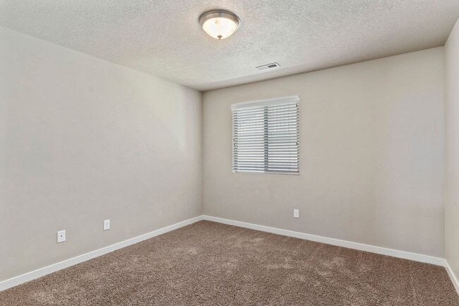 Building Photo - Stylish & Spacious – Your 3BR Layton Home ...