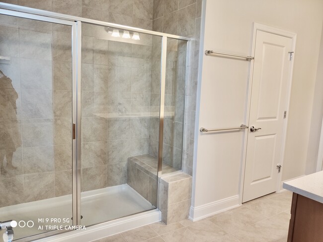 Master Bedroom with En-Suite Bath - 17109 Branched Oak Rd