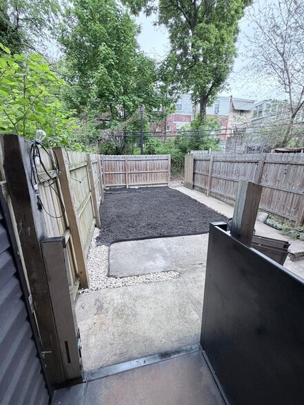 Building Photo - 5847 Willows Ave