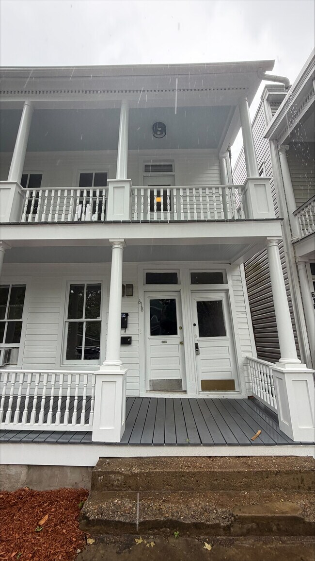 Building Photo - 618 S Laurel St