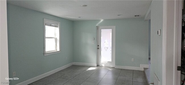 Building Photo - 1626 Grace Ave