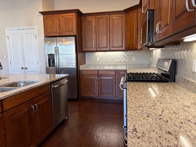 Building Photo - 5081 Bird Nest Trl