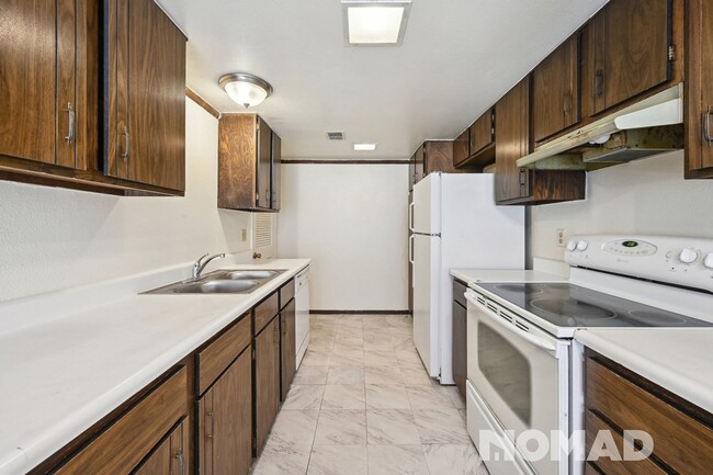 Building Photo - Charming 2BR Townhome in Aurora