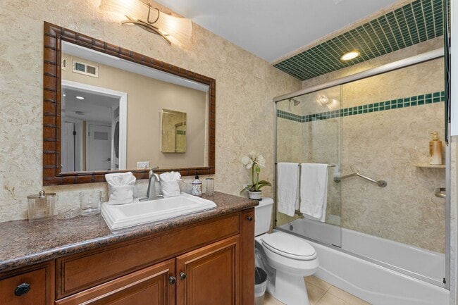 Building Photo - 735 San Fernando Pl