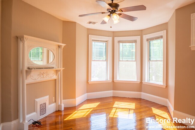 Building Photo - 7 Parker Hill Ave