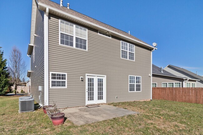 Building Photo - Two-Story Home in Arden with Bonus Room/Of...