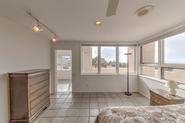 Building Photo - SANDIA HEIGHTS EXECUTIVE RENTAL 2+Story 3B...