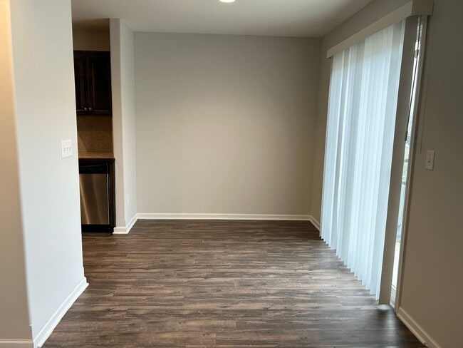 Building Photo - 3 Bed Townhome in Grain Valley