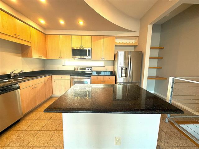 Building Photo - 3225 Turtle Creek Blvd Blvd