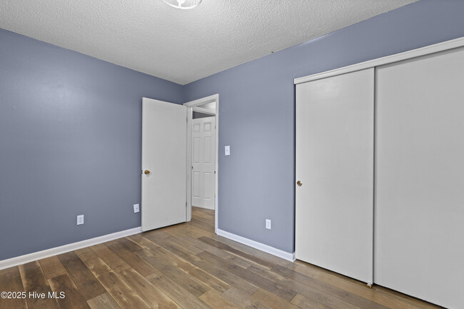Building Photo - 106 King George Ct