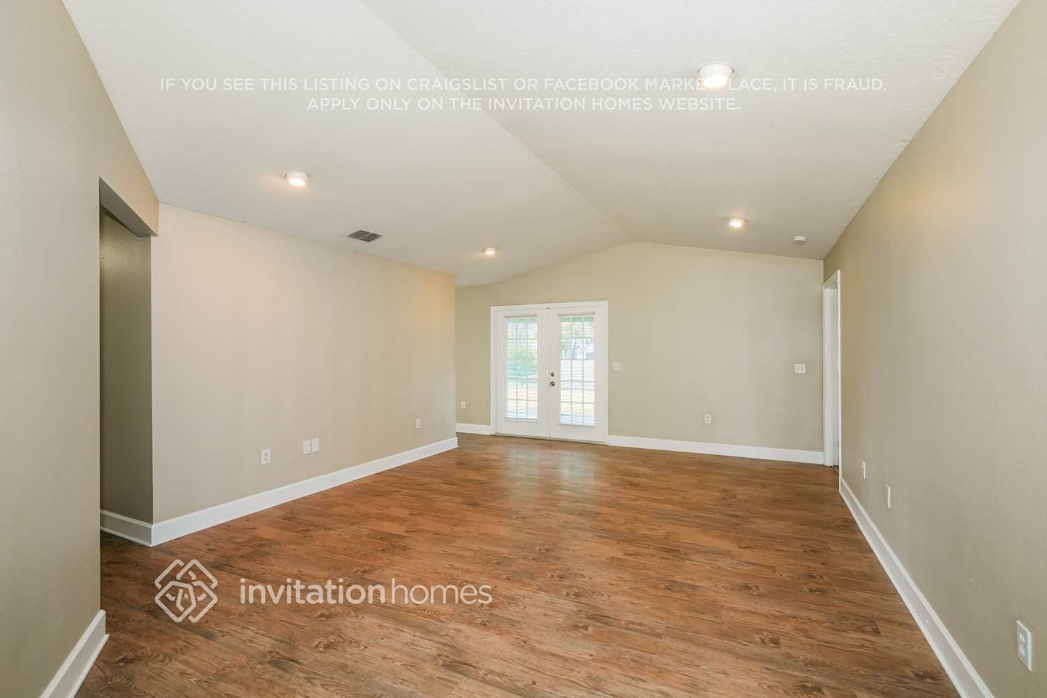 Building Photo - 3236 Forestbrook Dr N