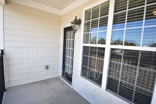 Building Photo - 1912 Harcourt Cir