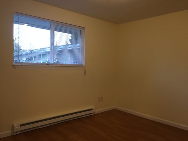 Building Photo - 2217 F St SE