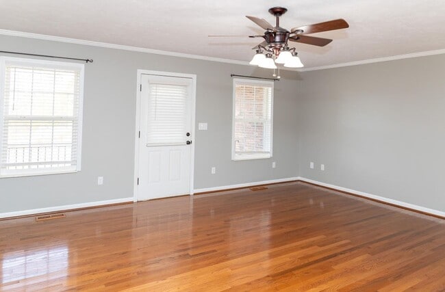 Building Photo - Beautiful!!!! Move in Ready!