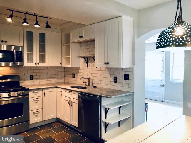 Building Photo - 317 Wesmond Dr