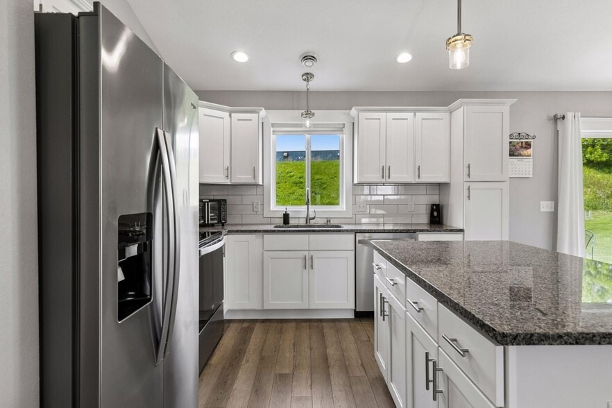 Building Photo - 720 Deer Trl
