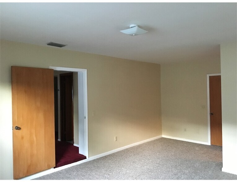 Building Photo - 3725 E 38th Ave