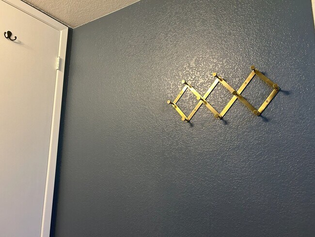 Building Photo - 2 Bedroom/2 bath Condo in the Mission de L...
