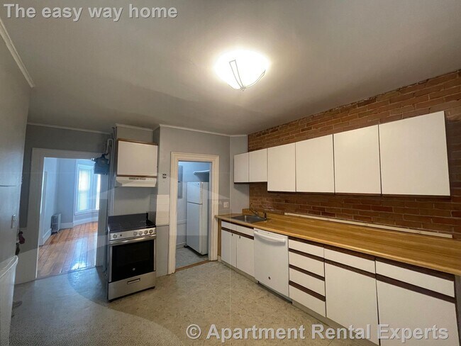 Building Photo - 57 Summer St