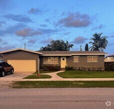 Building Photo - Beautiful renovated 3/2 home in Westchester