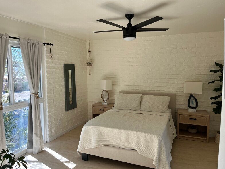 Building Photo - 2 W Greenock Dr