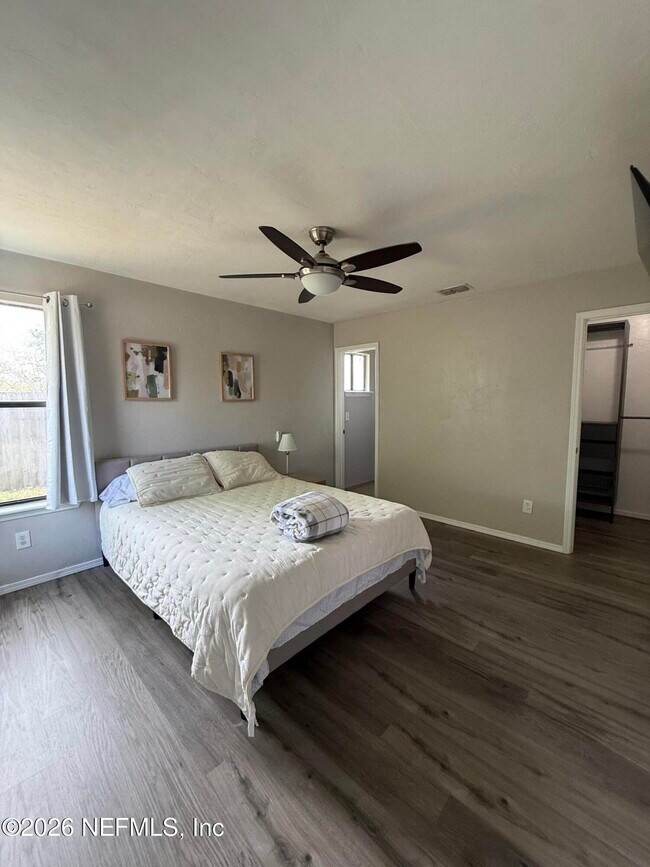 Building Photo - 2360 Bitternut Way