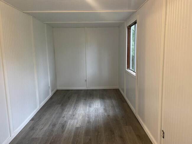 Building Photo - 4189 Woodland Dr
