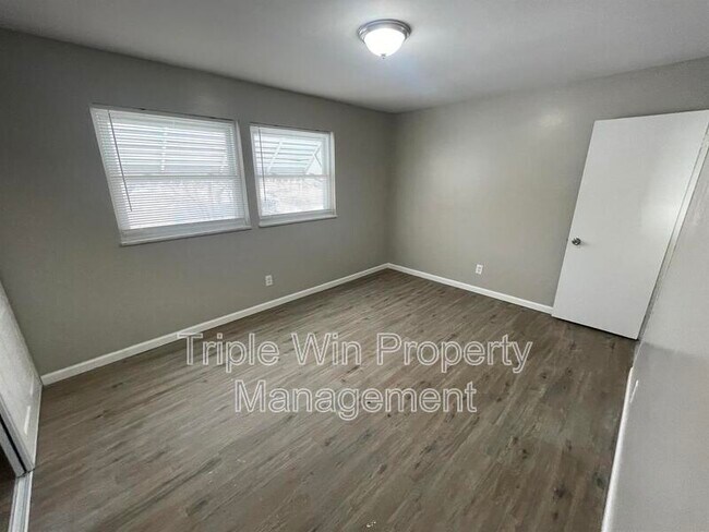 Building Photo - 11423 Ortega Dr