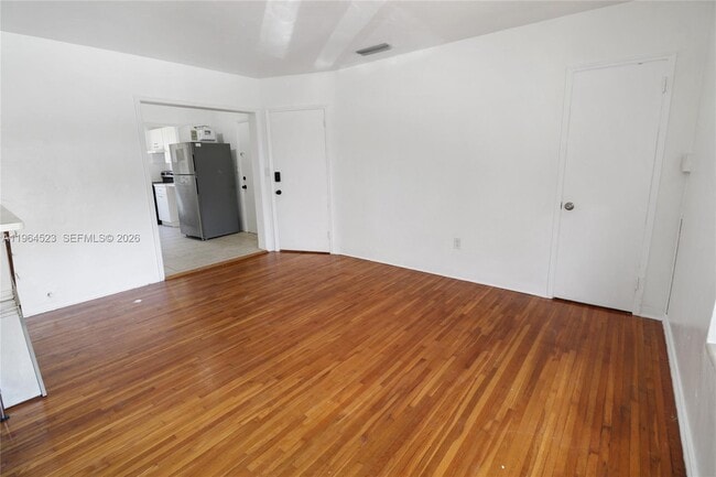 Building Photo - 8100 Crespi Blvd