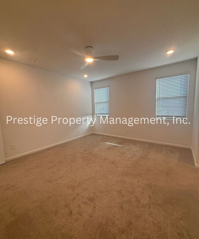 Building Photo - Beautiful 2/2 2-Story West Side Home With ...